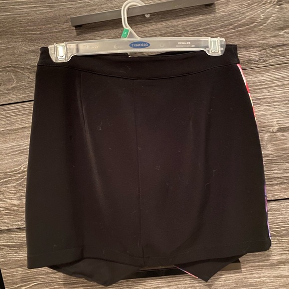 Hello Molly floral asymmetric zip mini skirt - Picture 8 of 9